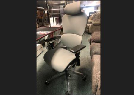 ERGONOMIC GRAY FABRIC UPHOLSTERED OFFICE CHAIR